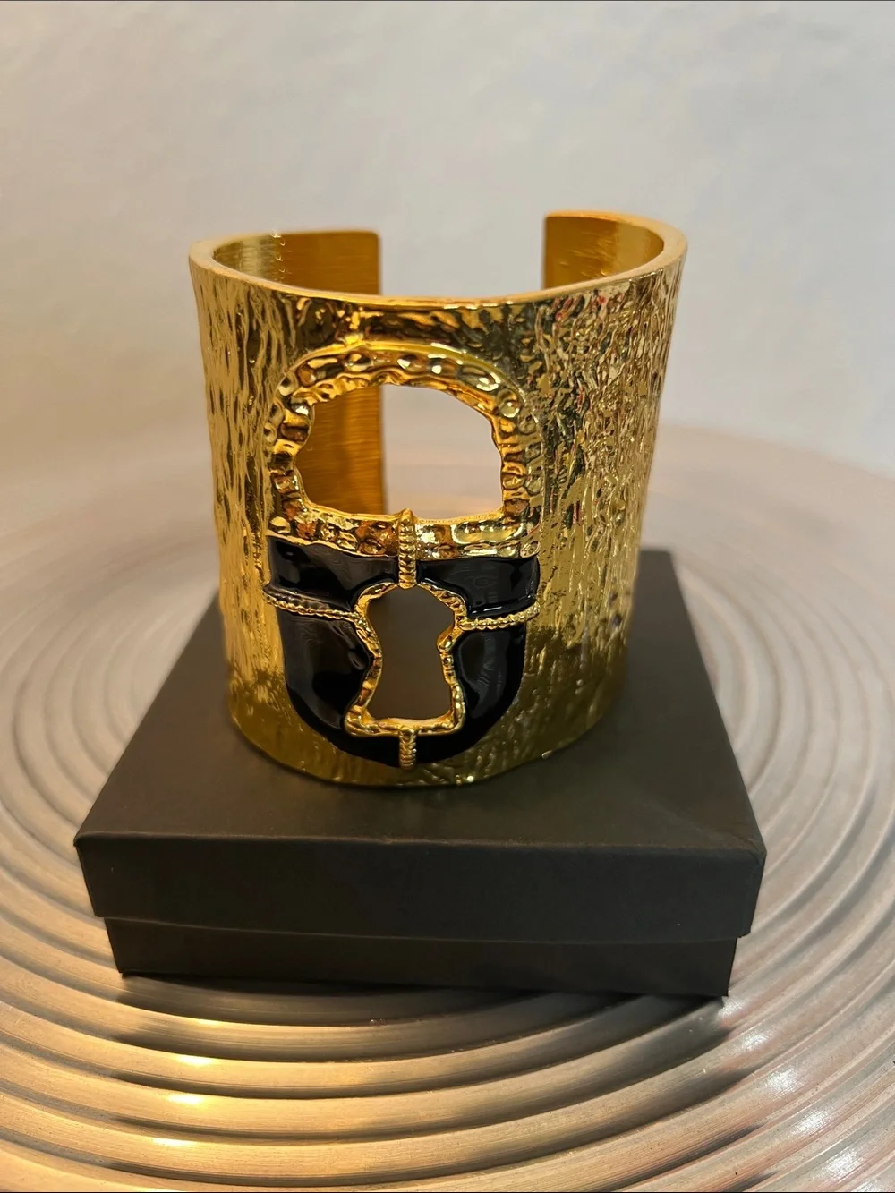 MAISON VERROU Claire Abstract Gold textured  Cuff Bracelet with Black Enamel.